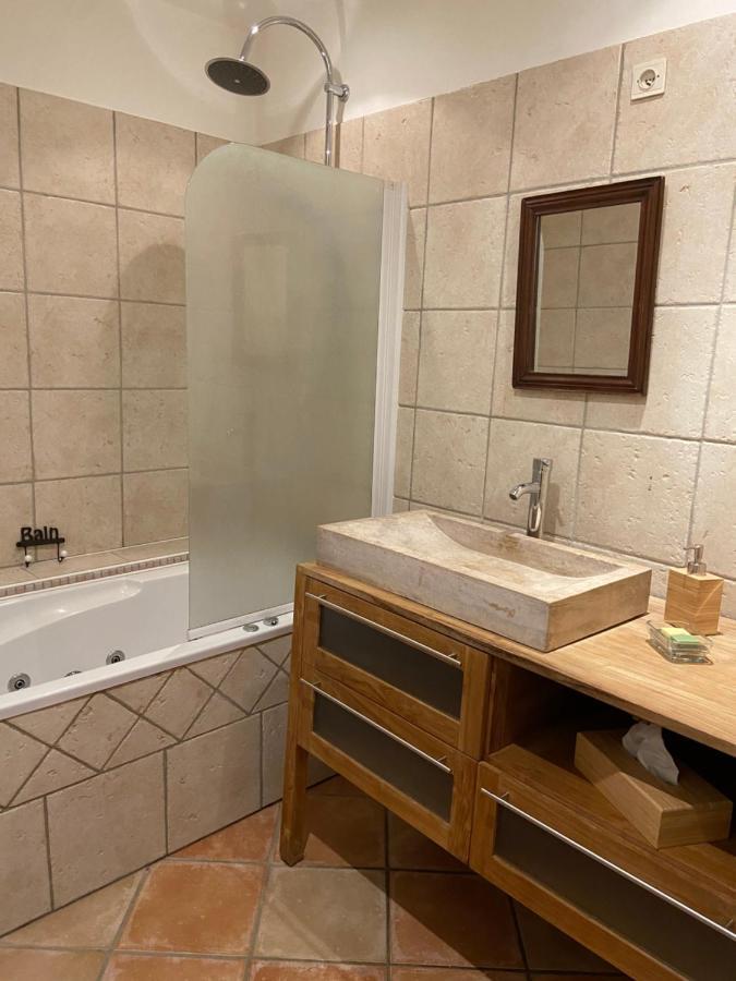 Auberge Gekko Ornaisons ภายนอก รูปภาพ
